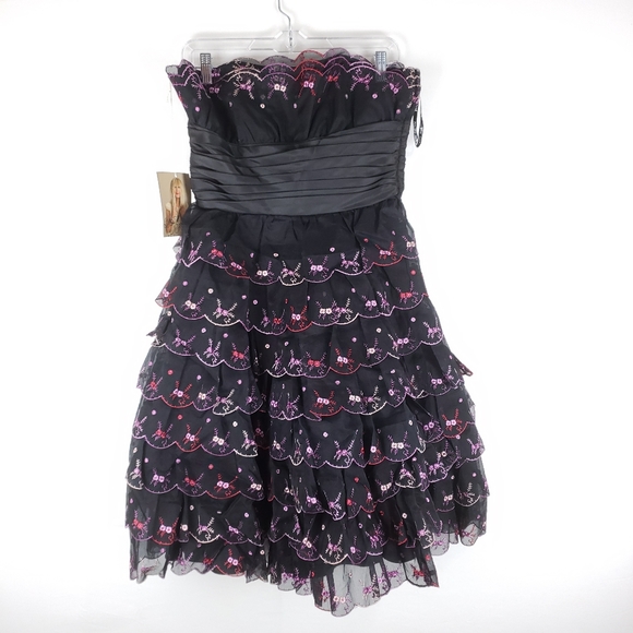 Betsey Johnson Evening Gown Dress - Picture 2 of 8